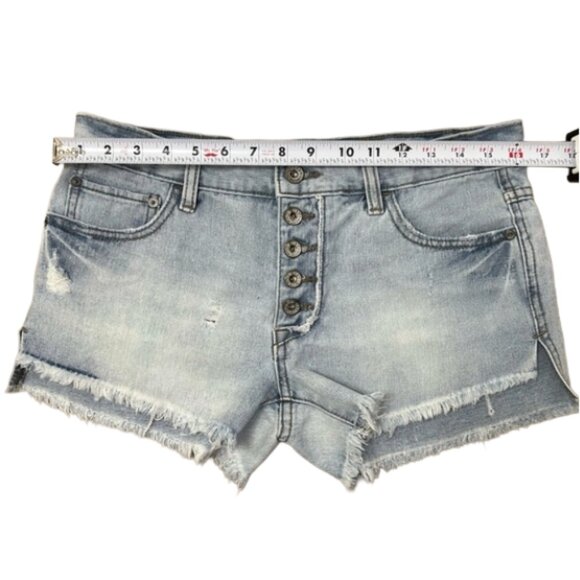 Free People Low Rise Button-Fly Cutoff Denim Shorts Distressed Light Wash Sz 26 - Picture 10 of 10